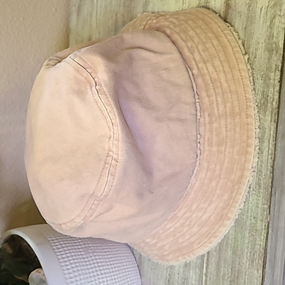 Pink bucket hat - Picture 2 of 3